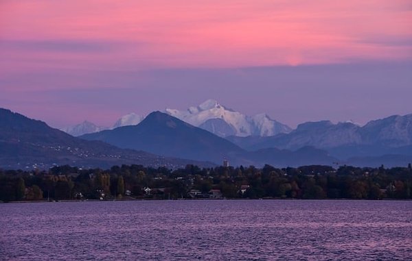 Découvrez les Prestigieuses Offres Immobilières de l'Agence BARNES Evian sur les Rives du Lac Léman